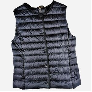 UNIQLO Women's Navy Blue Down Puffer Vest Size Medium Button Closure Lightweight